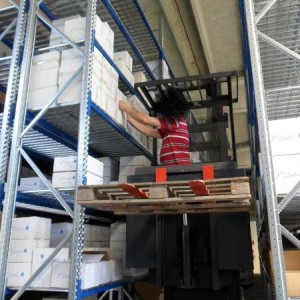 Magazzino Porta Pallet con Carrello Commissionatore